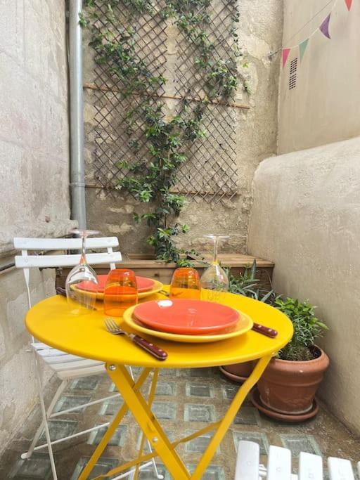 "La Maison Jaune" Arles Centre Terrasse Exterior foto
